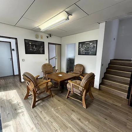 Pension Hostel Herdorf *